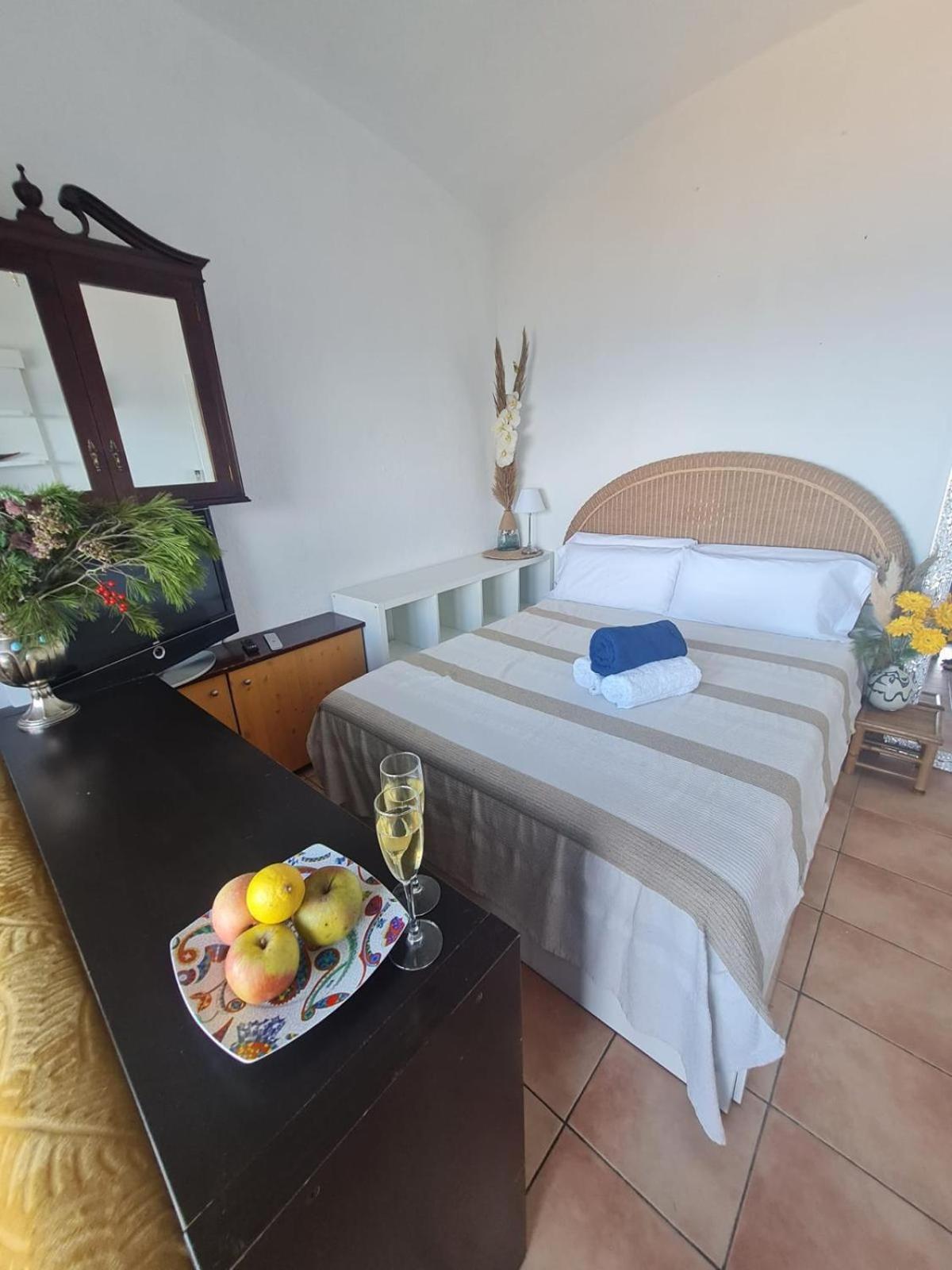 Apartamento Cap sa Sal Begur 74 con Terraza literalmente Sobre el Mar Exterior foto